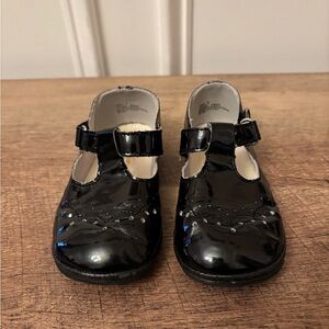 Angel Girl Toddler Size 7 Black Scalloped Mary Jane Shoes